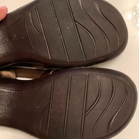 CLARKS Bendables Womens Bronze Leather Sandals. Size 38 - Picture 6 of 8